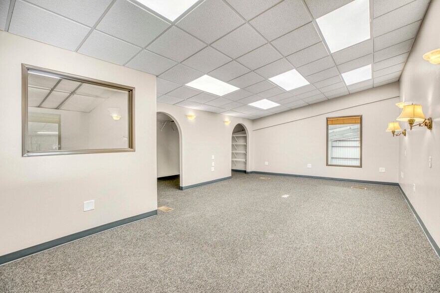 More Photos Of 5238 Evers Rd, San Antonio Warehouse For Sale