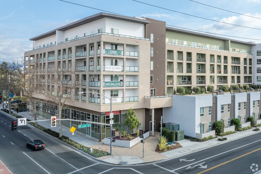 More Photos Of 1660 E 1st St, Santa Ana Storefront For Lease