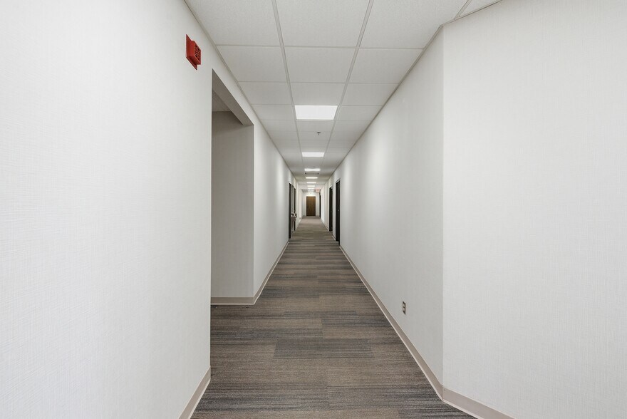 More Photos Of 8790 Governors Hill Dr, Cincinnati Office For Sale