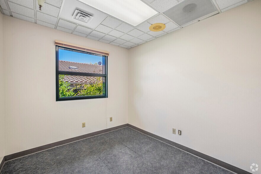 More Photos Of 3111 Professional Dr, Auburn Medical For Sale