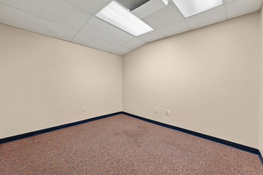 More Photos Of 900 SE Ocean Blvd, Stuart Medical For Sale