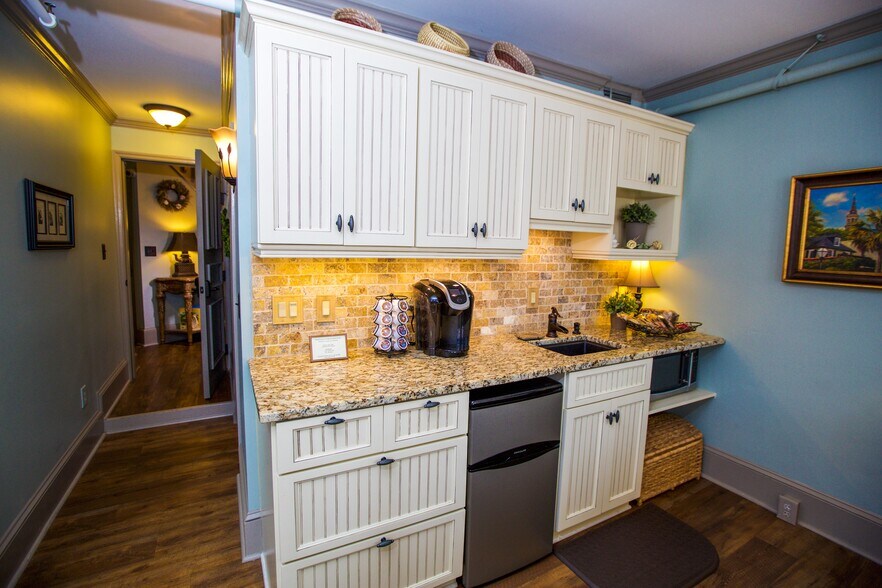 More Photos Of 96 N Market St, Charleston Storefront Retail Residential For Sale