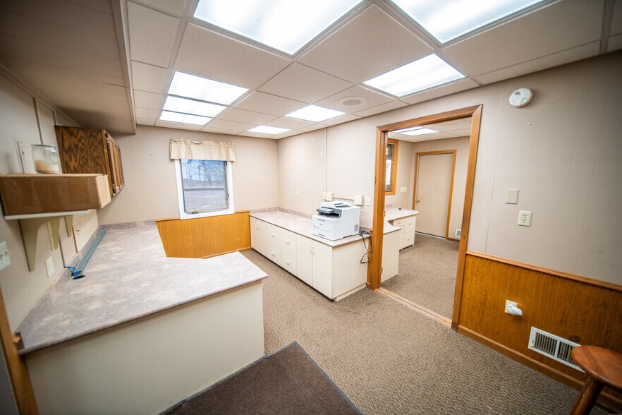 More Photos Of 1006 8th Ave SW, Austin Flex For Lease