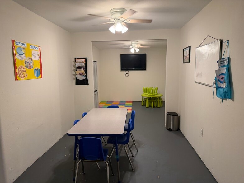 More Photos Of 3439 Roosevelt Ave, San Antonio Service For Sale