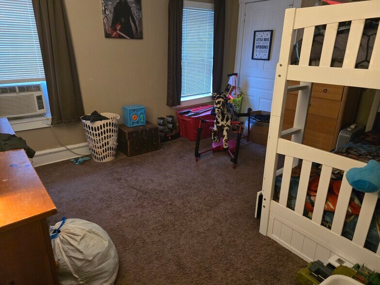 More Photos Of 804 Railroad St, Monongahela Specialty For Sale