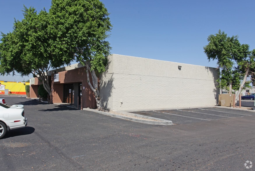 More Photos Of 2740-2746 W McDowell Rd, Phoenix Distribution For Lease