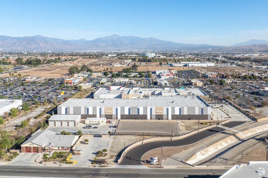 More Photos Of 1505 S Willow Ave, Rialto Warehouse For Lease