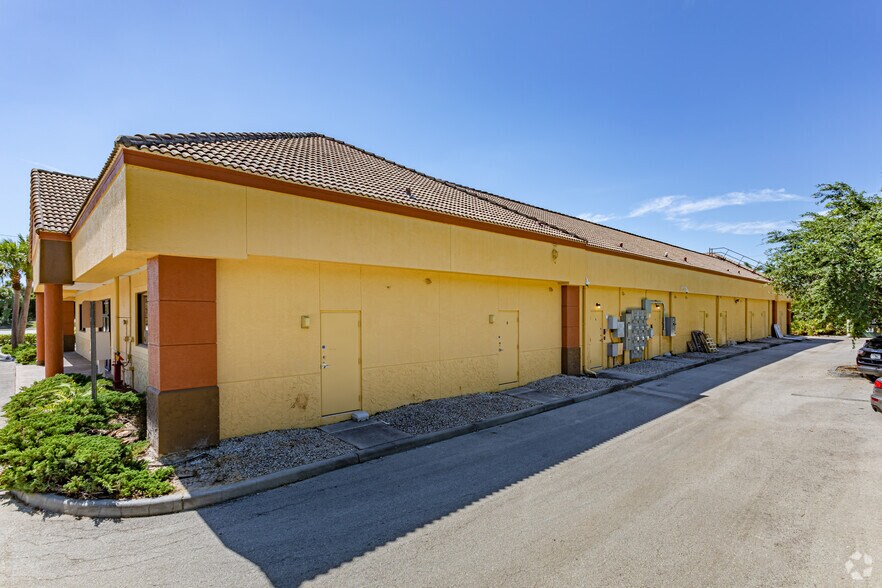 More Photos Of 26701 S Tamiami Trl, Bonita Springs Unknown For Lease