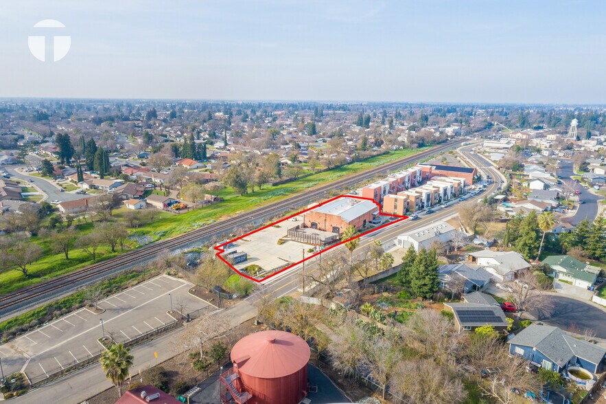 More Photos Of 9699 Railroad St, Elk Grove Restaurant For Lease