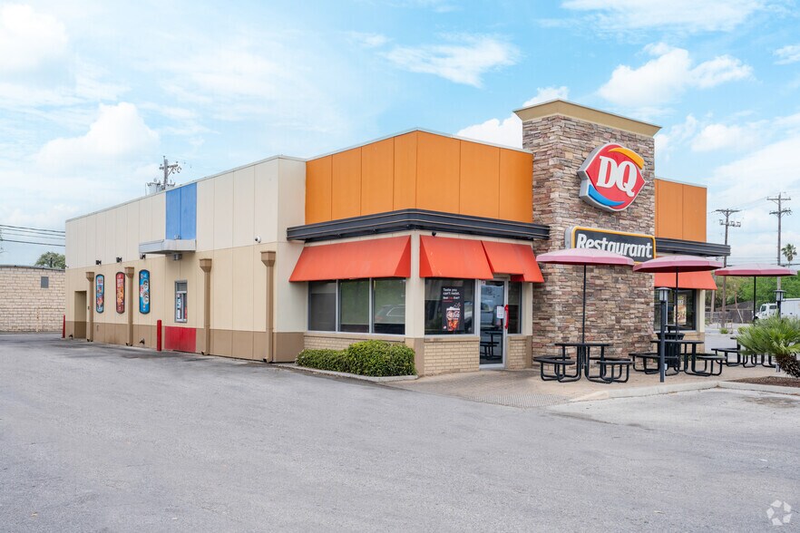 Primary Photo Of 1179 E Main St, Alice Fast Food For Sale