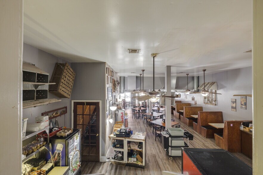 More Photos Of 123 S Broadway St, Checotah Restaurant For Sale