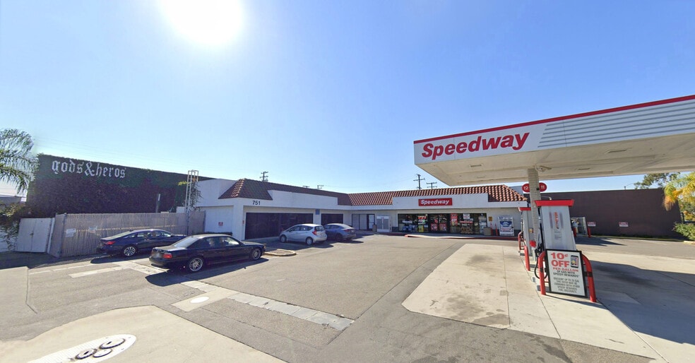 More Photos Of 751 W Baker St, Costa Mesa Service Station For Lease