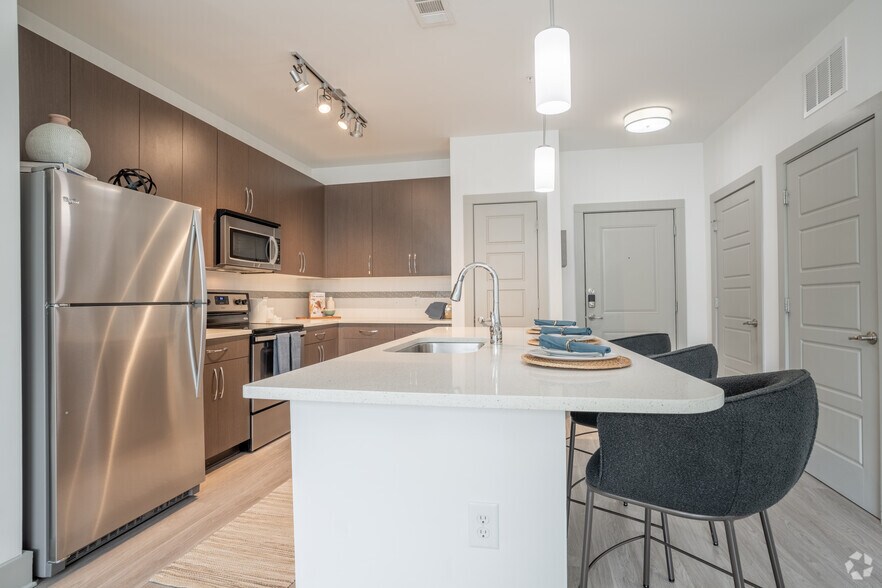 More Photos Of 6000 Avalon Blvd, Alpharetta Storefront Retail Office For Lease