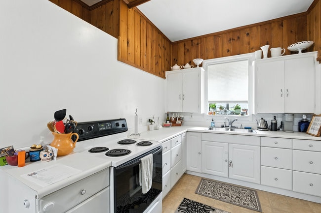 More Photos Of 575 Myrtle St, Half Moon Bay Apartments For Sale