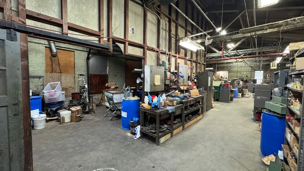 More Photos Of 240 S Main St, Nazareth Flex For Lease