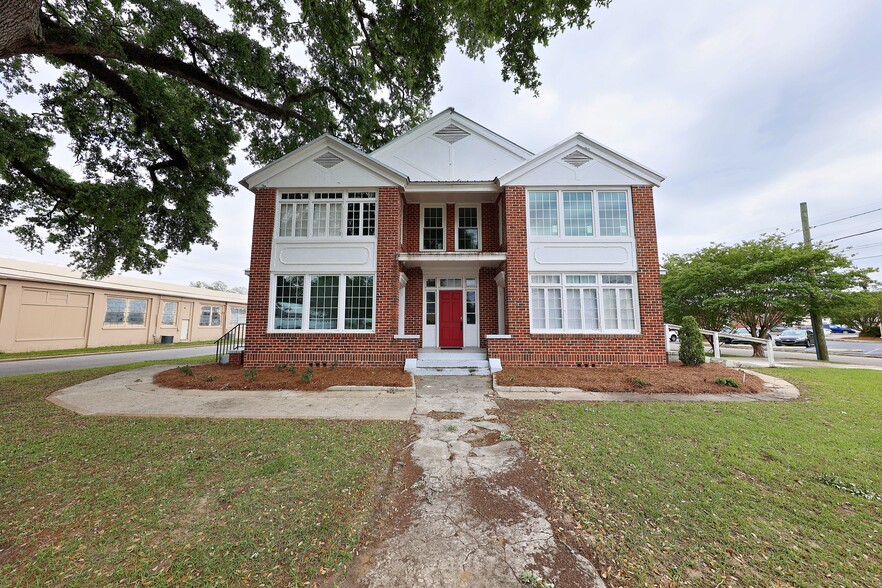 More Photos Of 150 Church St SW, Pelham Office Residential For Sale