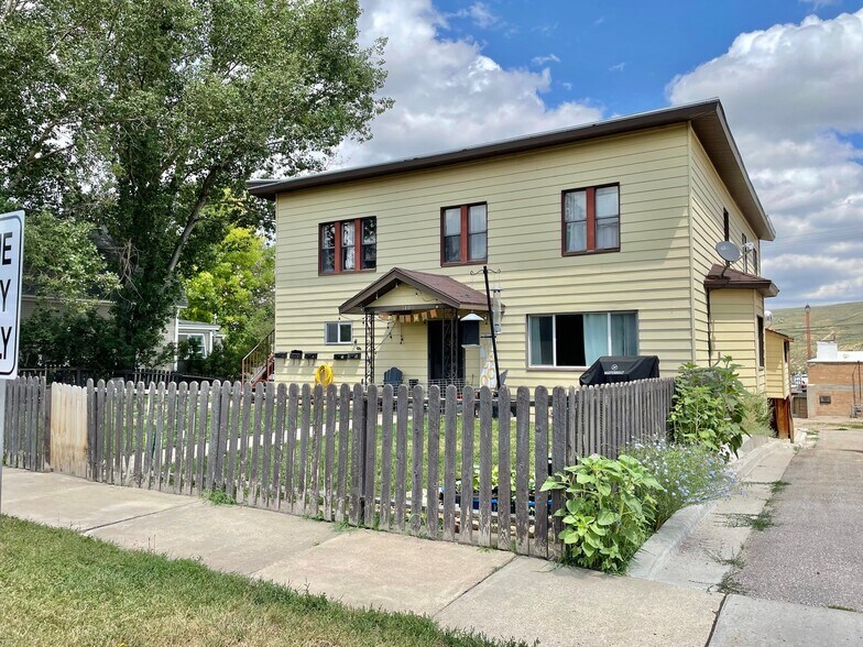 More Photos Of 710 Cedar Ave, Kemmerer Apartments For Sale