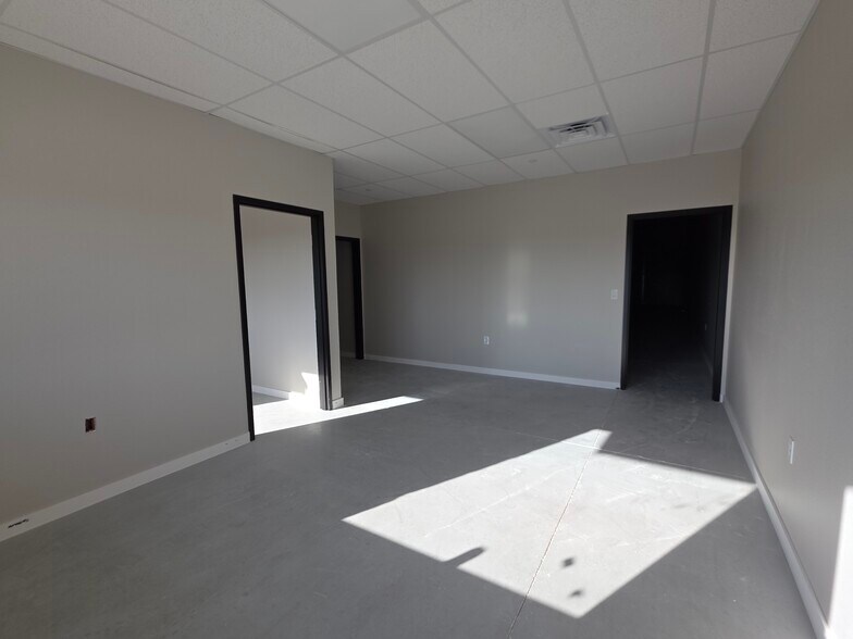 More Photos Of 401 S Chitalpa St, Leander Unknown For Lease