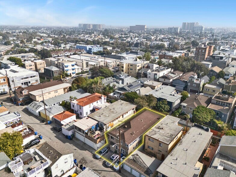 More Photos Of 23 19th Ave, Venice Apartments For Sale