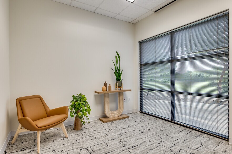 More Photos Of 5048 Tennyson Pky, Plano Office For Lease