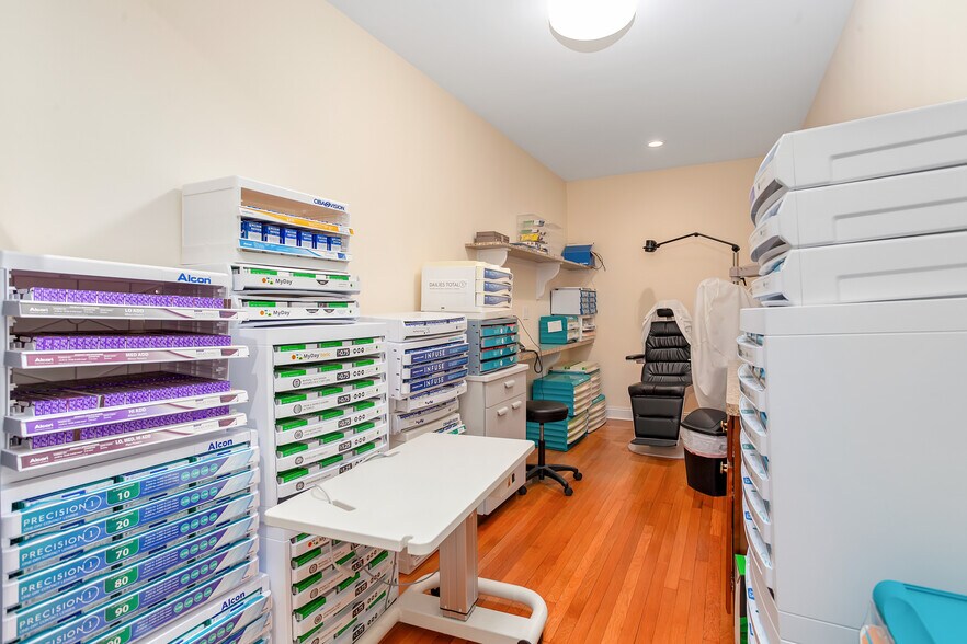 More Photos Of 71 Cedar St, Branford Office For Sale