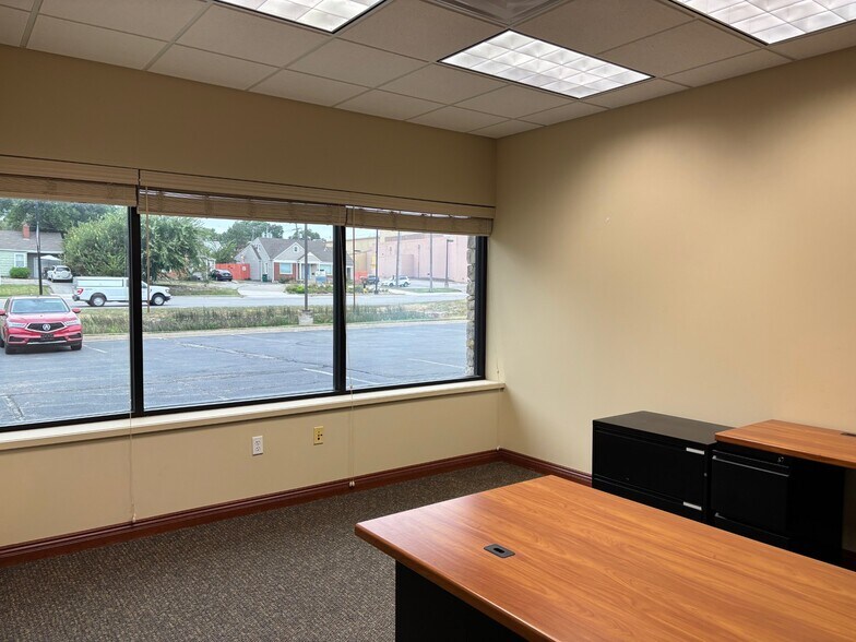 More Photos Of 5125 Roe Blvd, Mission Office For Sale