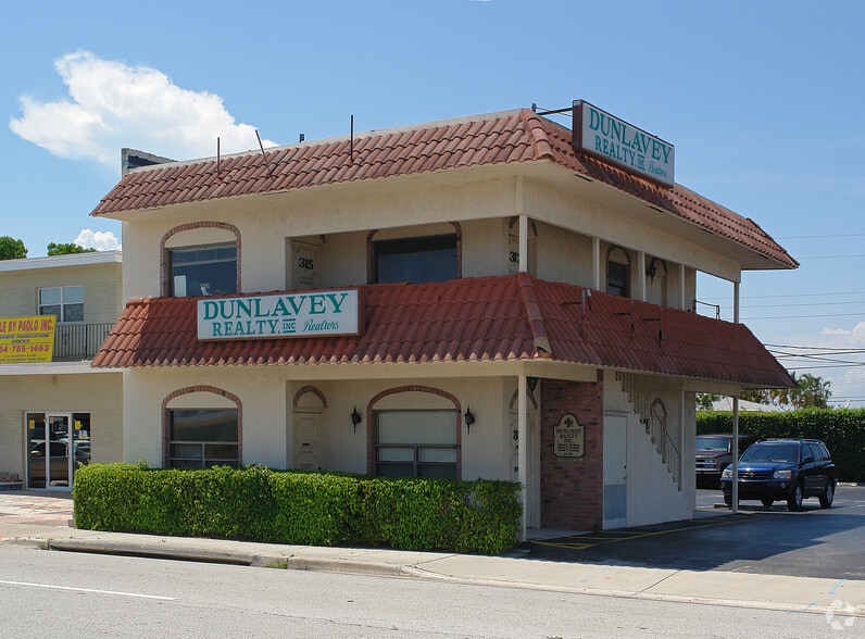 Primary Photo Of 311 E Prospect Rd, Oakland Park General Retail For Sale
