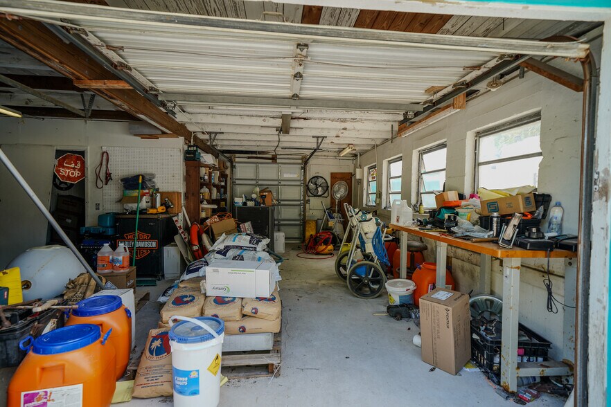 More Photos Of 131-135 Ellis Dr, Tavernier Storefront Retail Residential For Sale