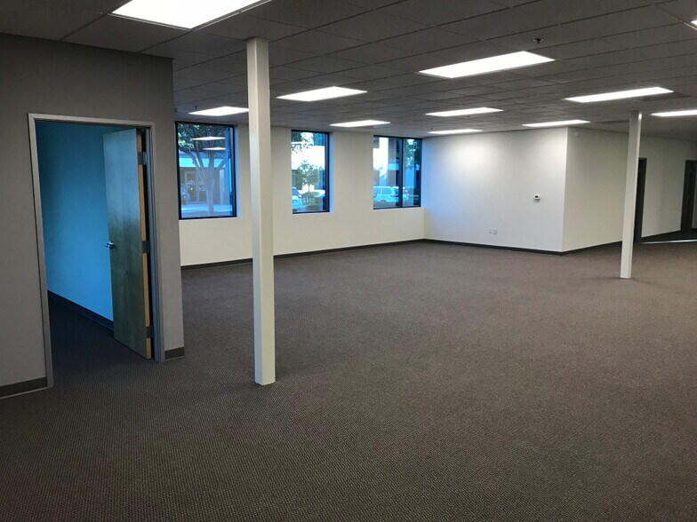 More Photos Of 3288 Grey Hawk Ct, Carlsbad Research And Development For Lease