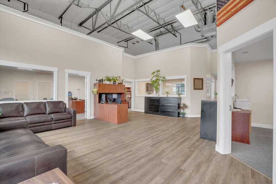 More Photos Of 5380 Gateway Plaza Dr, Benicia Industrial For Sale