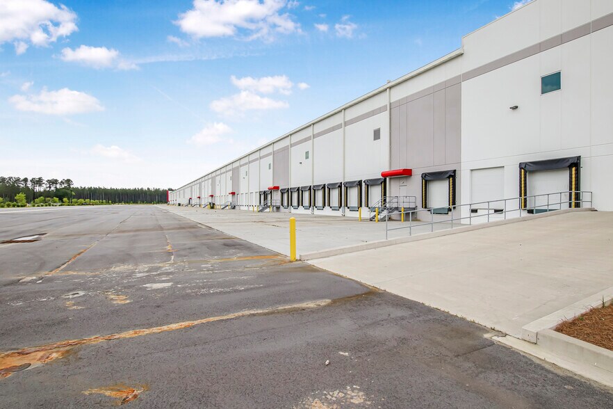 More Photos Of 1125 Redwood Materials Dr, Ridgeville Distribution For Lease