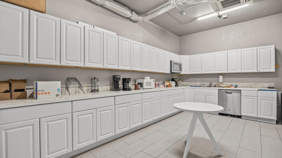 More Photos Of 2755 North Ave, Grand Junction Office For Sale