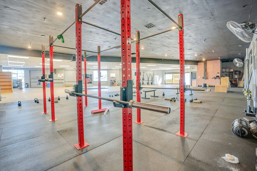 More Photos Of 1209 6th St, Los Banos Storefront For Lease