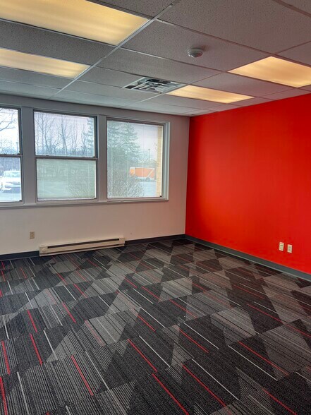 More Photos Of 8300 Dow Cir, Strongsville Light Distribution For Lease