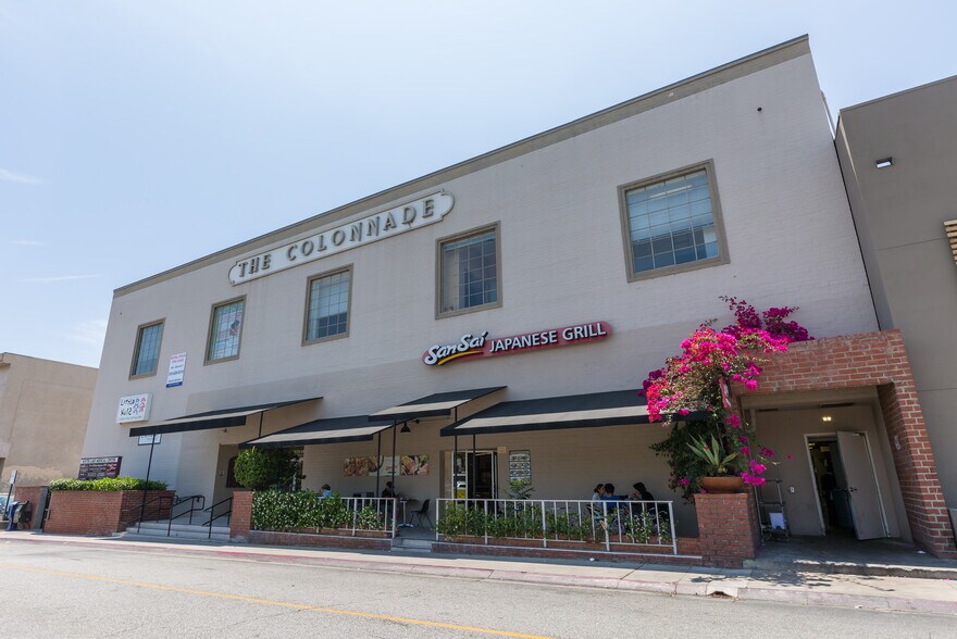 More Photos Of 350 S Lake Ave, Pasadena Storefront Retail Office For Lease