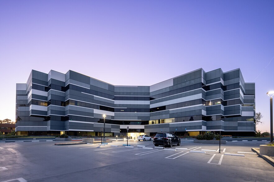 More Photos Of 6167 Bristol Pky, Culver City Loft Creative Space For Lease