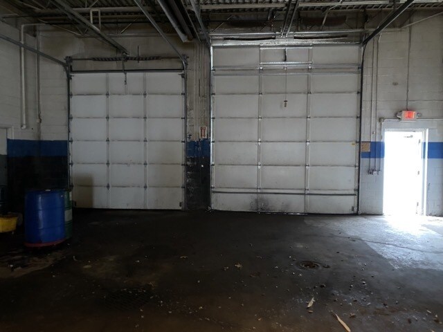 More Photos Of 14021 E 10 Mile Rd, Warren Service For Sale