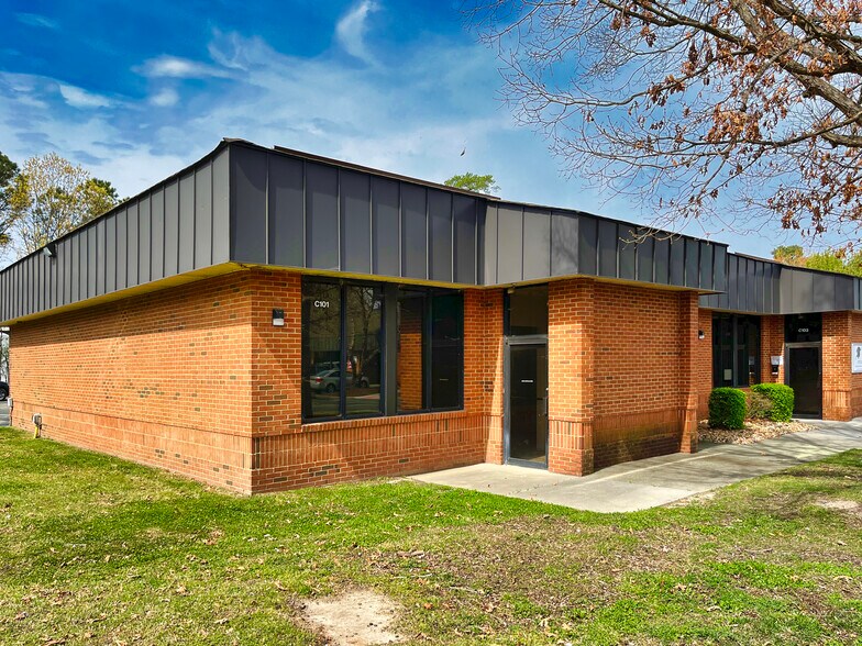 More Photos Of 11835 Canon Blvd, Newport News Office For Lease