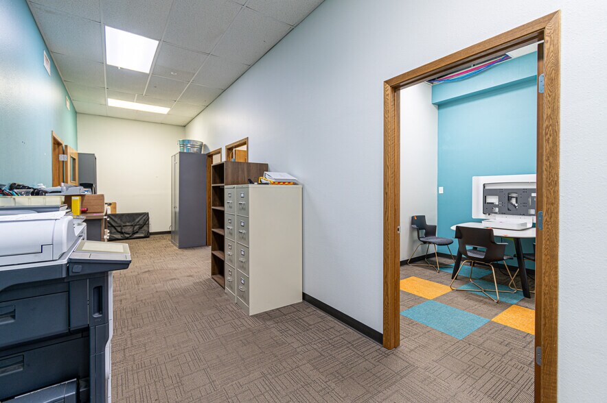 More Photos Of 218 2nd St, Coralville Flex For Sale