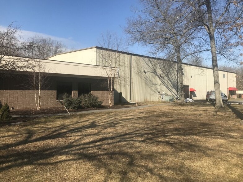 Primary Photo Of 299 Industrial Park Rd, Middletown Warehouse For Lease