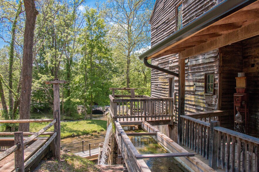 More Photos Of 21405 Parks Mill Rd, Abingdon Lodge Meeting Hall For Sale