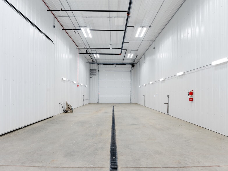 More Photos Of 26336 S Heritage Dr, Elwood Warehouse For Sale