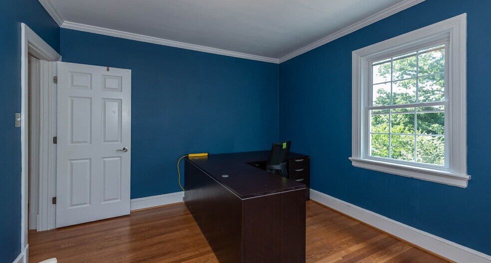 More Photos Of 1102 Welborne Dr, Richmond Office For Lease