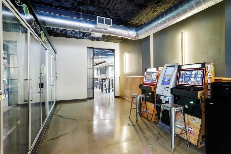 More Photos Of 985 Baltimore Pike, Gettysburg Storefront For Sale