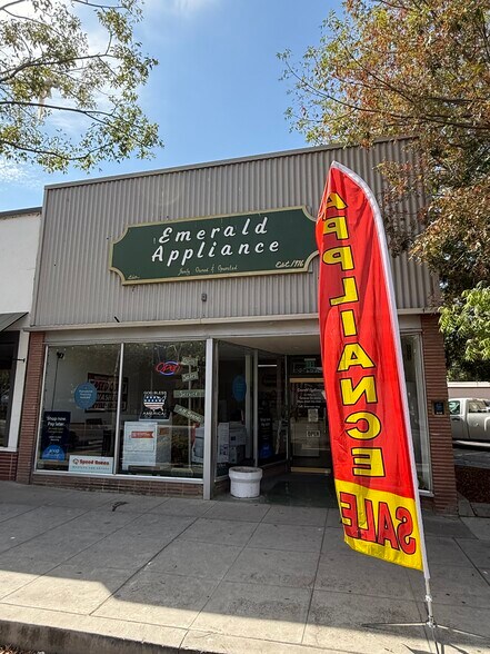 Primary Photo Of 1031 Whitley Ave, Corcoran General Retail For Sale