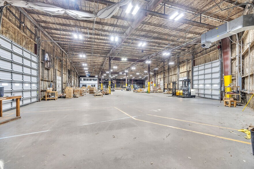 More Photos Of 4242 Baldwin Blvd, Corpus Christi Manufacturing For Sale