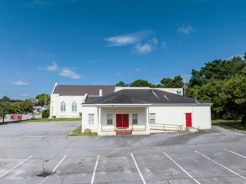 More Photos Of 1301 17th St, Columbus Specialty For Sale