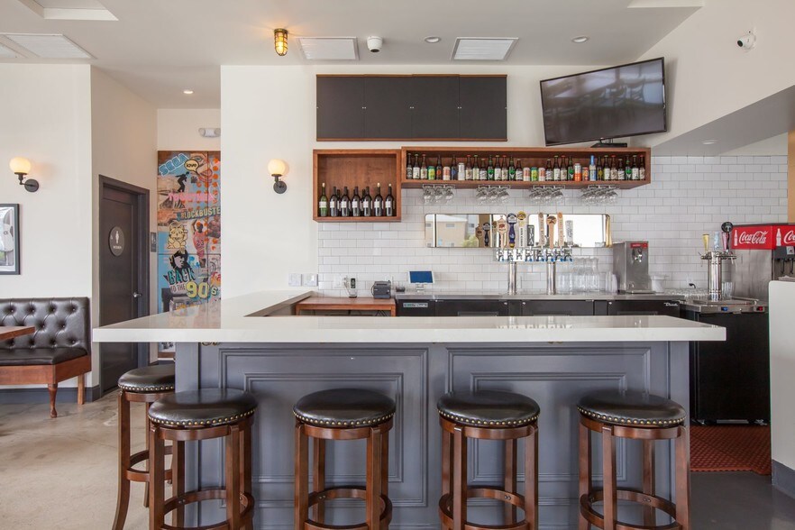 More Photos Of 3500 Overland Ave, Los Angeles General Retail For Lease