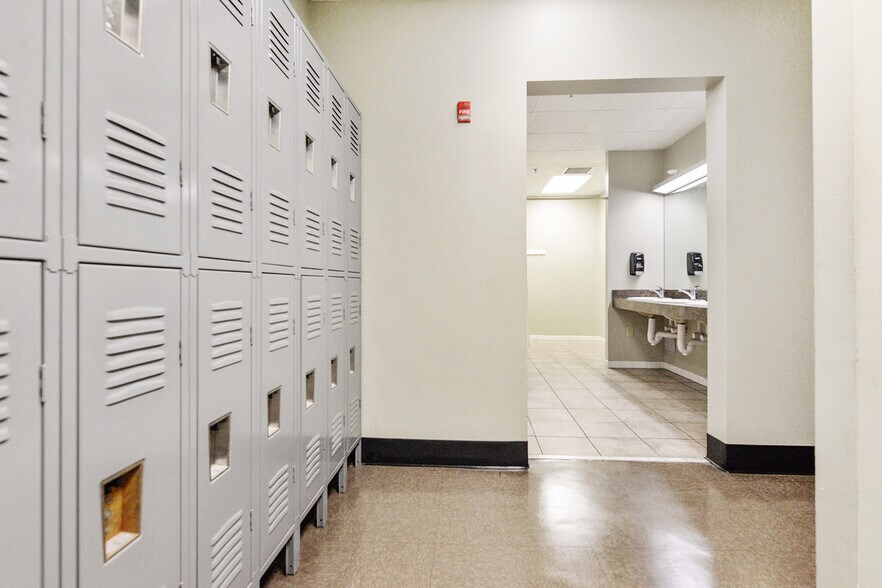 More Photos Of 3300 Gravier St, New Orleans Medical For Sale