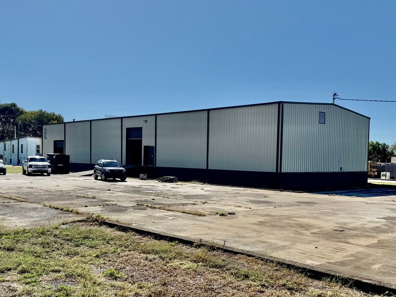 More Photos Of 25 Burley Dr, Hartsville Warehouse For Lease